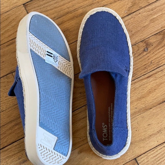 Tom’s slip in shoes - Picture 3 of 3